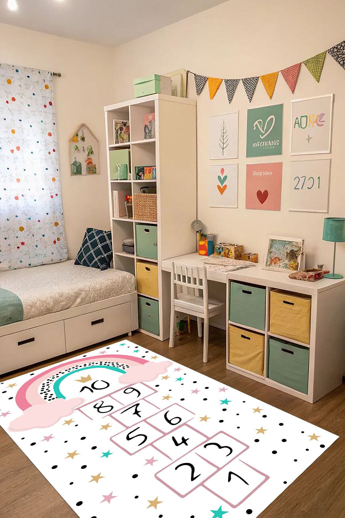 Yıldızlı Gökkuşağı Seksek Çocuk Halısı