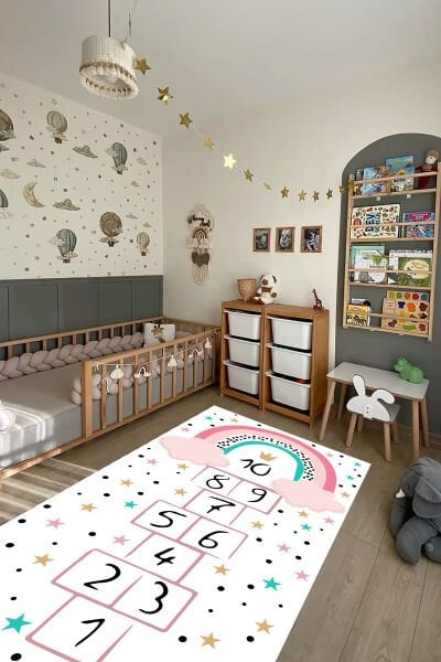 Yıldızlı Gökkuşağı Seksek Çocuk Halısı